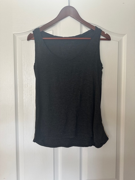 Everlane Tops - Everlane Charcoal Scoop Neck Tank